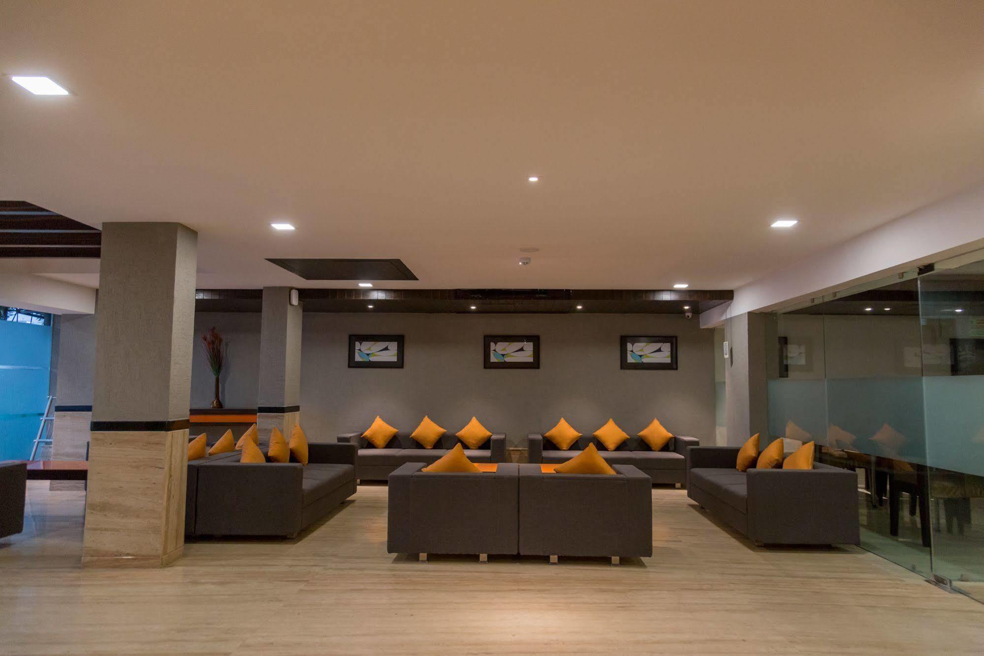 Hotel Ginger Ahmedabad Vastrapur Exterior foto