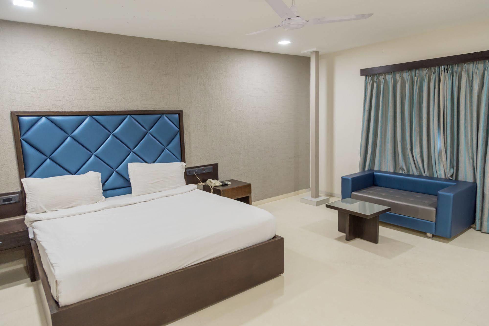 Hotel Ginger Ahmedabad Vastrapur Exterior foto